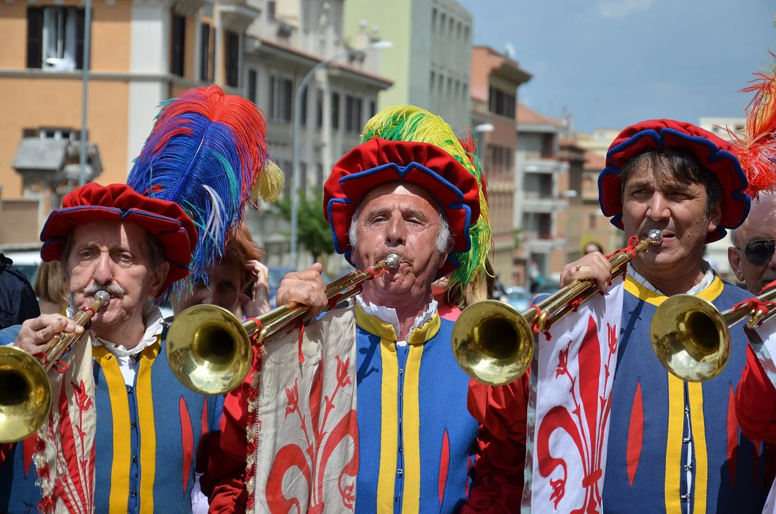 Musici e chiarine in costume rinascimentale del corteo del Calcio Storico Fiorentino