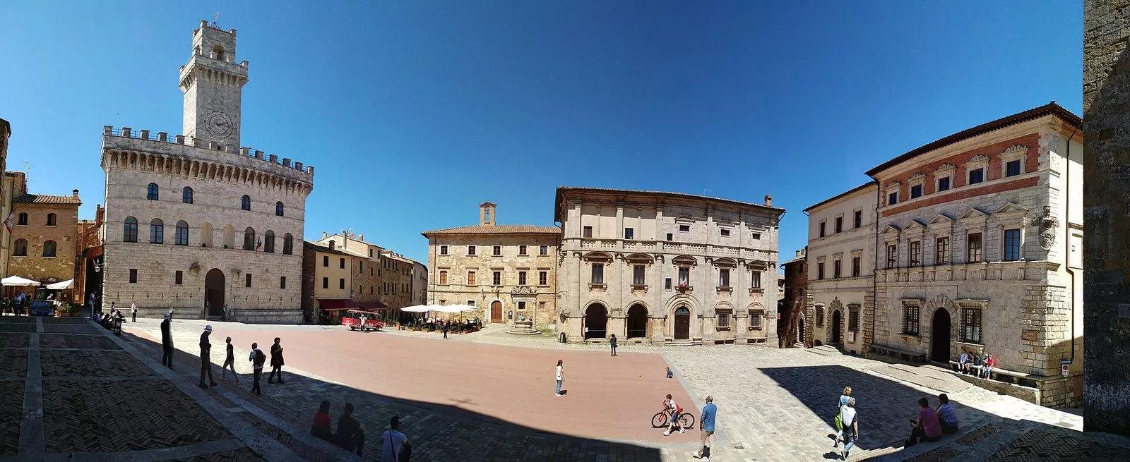 Piazza Grande a Montepulciano, punto d'arrivo del Bravìo delle Botti